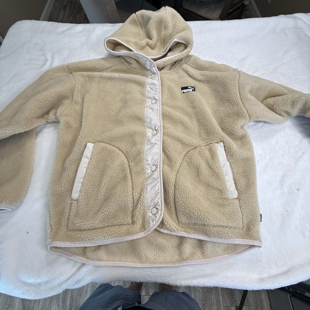 PUMA Womens M Sherpa Fleece Hooded Jacket Beige Snap Front Oversized PWF24-16578